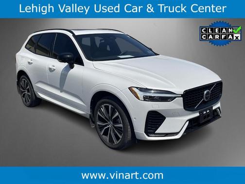 2023 Volvo XC60 B5 Plus Dark Theme