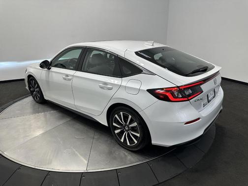 Platinum White Pearl 2024 Honda Civic EX-L