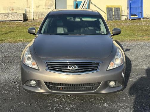 2010 INFINITI G37x Base