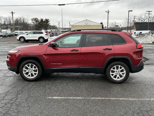 2017 Jeep Cherokee Sport