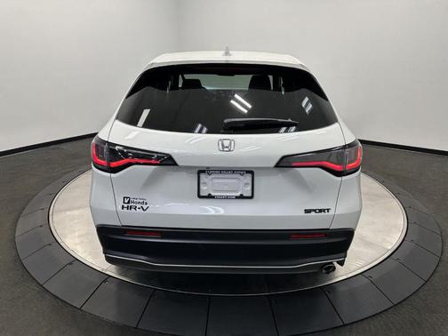 Platinum White Pearl 2026 Honda HR-V Sport