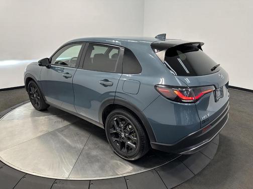 Pearl 2025 Honda HR-V Sport