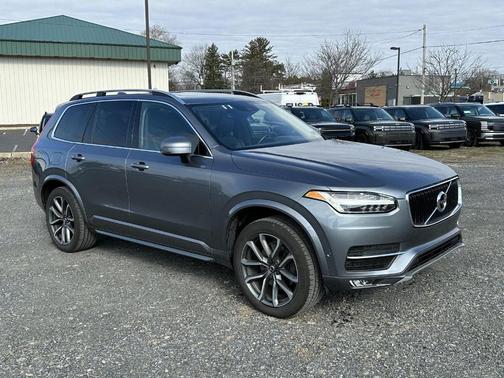 2018 Volvo XC90 T5 Momentum