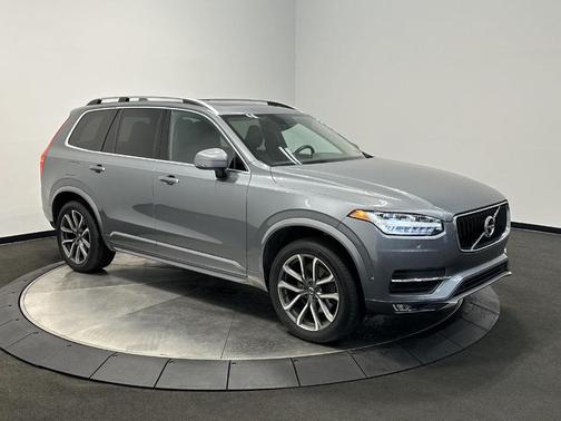 Gray Metallic 2018 Volvo XC90 T5 Momentum