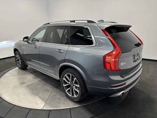 Gray Metallic 2018 Volvo XC90 T5 Momentum