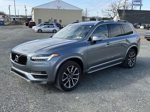 2018 Volvo XC90 T5 Momentum