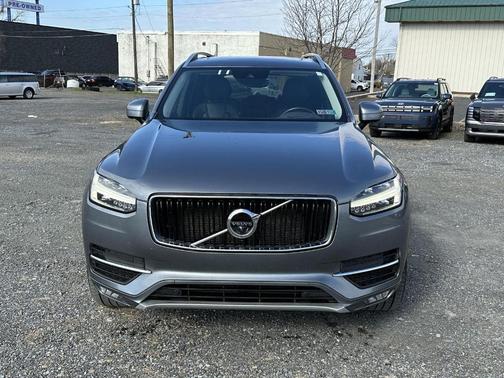 2018 Volvo XC90 T5 Momentum