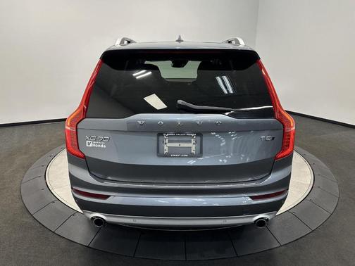 Gray Metallic 2018 Volvo XC90 T5 Momentum