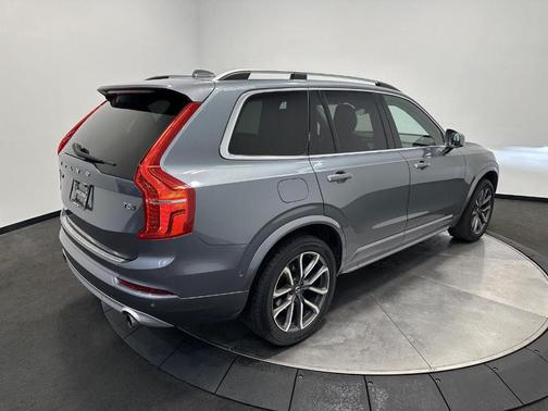 Gray Metallic 2018 Volvo XC90 T5 Momentum