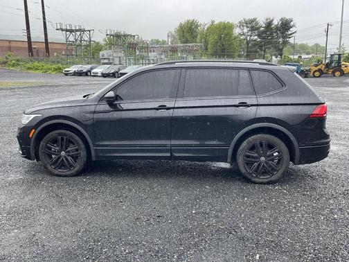 2022 Volkswagen Tiguan 2.0T SE R-Line Black