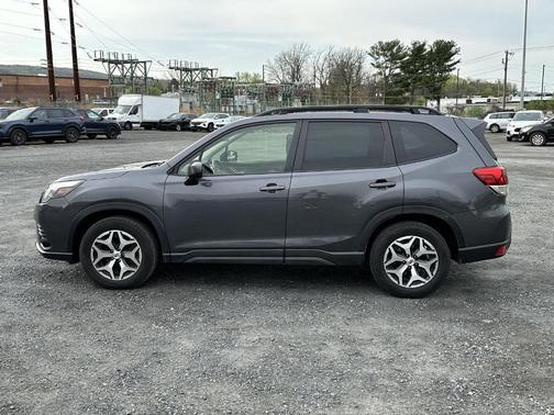 Magnetite Gray Metallic 2023 Subaru Forester Premium