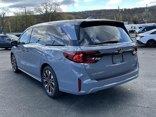 Sonic Gray Pearl 2026 Honda Odyssey Elite