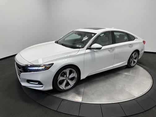 Platinum White Pearl 2018 Honda Accord Touring
