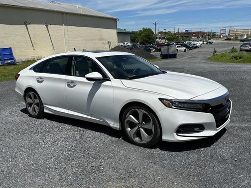 Platinum White Pearl 2018 Honda Accord Touring