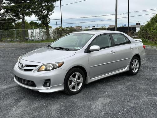 Classic Silver Metallic 2011 Toyota Corolla S