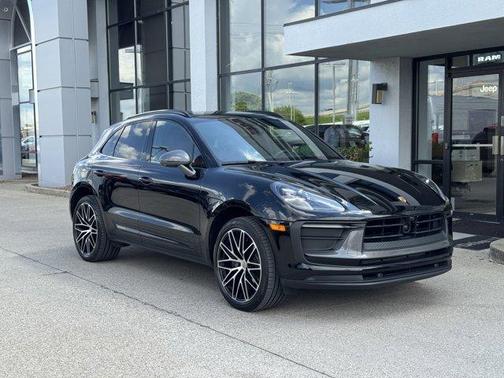 2023 Porsche Macan T