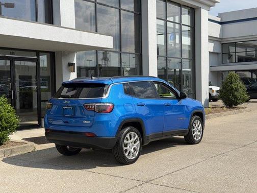 Laser Blue 2022 Jeep Compass Latitude Lux
