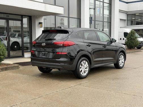 2021 Hyundai TUCSON SE