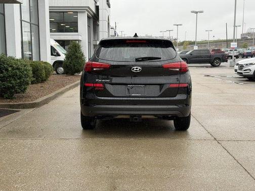 2021 Hyundai TUCSON SE