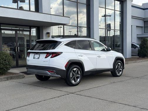 2026 Hyundai TUCSON Hybrid SEL