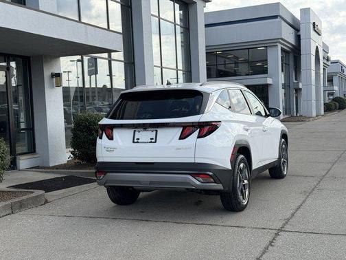 2026 Hyundai TUCSON Hybrid SEL