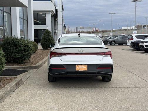 2025 Hyundai ELANTRA HEV SEL