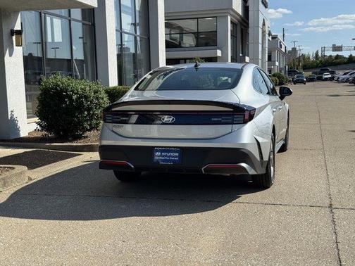 2025 Hyundai SONATA SE