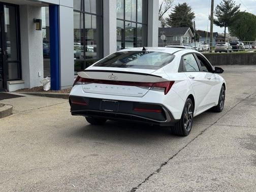 2025 Hyundai ELANTRA HEV SEL Sport