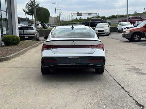 2025 Hyundai ELANTRA HEV SEL Sport