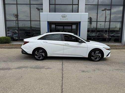 2025 Hyundai ELANTRA HEV SEL Sport