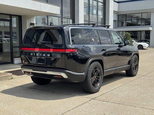 2023 Rivian R1S Adventure Quad Motor Large Pack