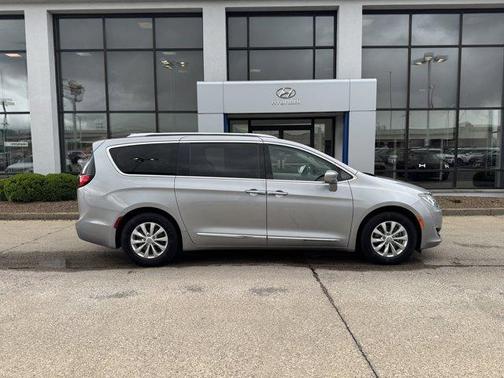 2018 Chrysler Pacifica Touring-L