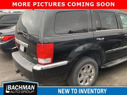 Photo 4 of 12 of 2008 Chrysler Aspen Limited