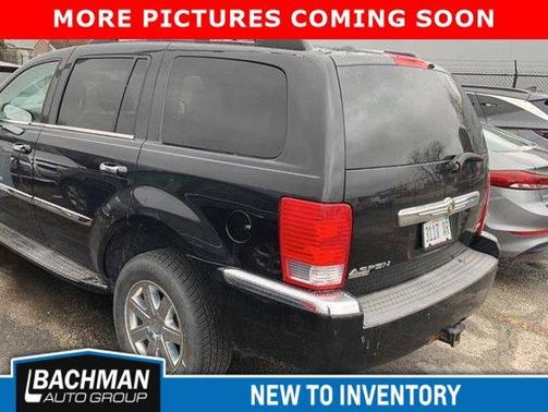 Photo 3 of 12 of 2008 Chrysler Aspen Limited