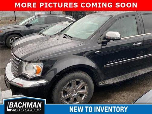 Photo 2 of 12 of 2008 Chrysler Aspen Limited