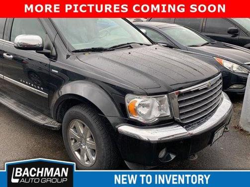 Photo 1 of 12 of 2008 Chrysler Aspen Limited