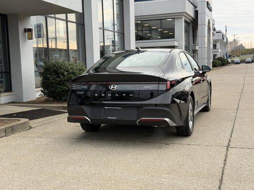 2026 Hyundai SONATA SE