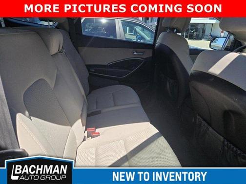2017 Hyundai SANTA FE SE