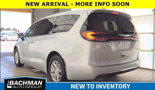 2024 Chrysler Pacifica Touring-L