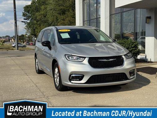 2024 Chrysler Pacifica Touring-L