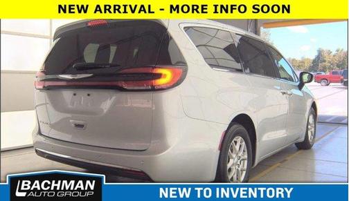 2024 Chrysler Pacifica Touring-L