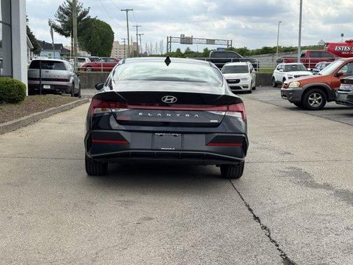 2025 Hyundai ELANTRA HEV Limited