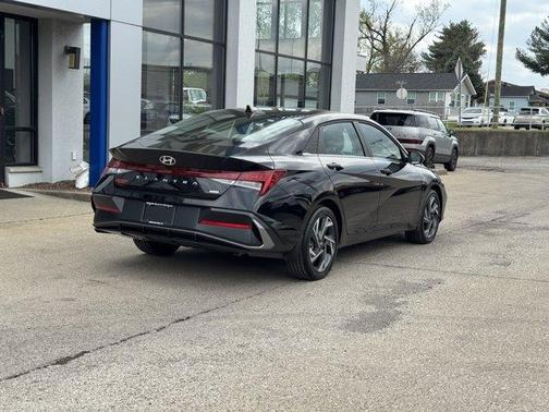 2025 Hyundai ELANTRA HEV Limited
