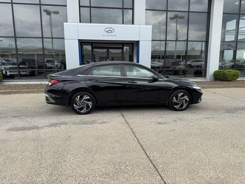 2025 Hyundai ELANTRA HEV Limited