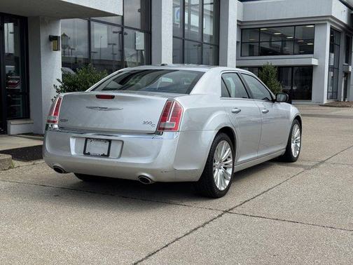 2012 Chrysler 300C Base
