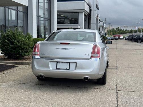 2012 Chrysler 300C Base