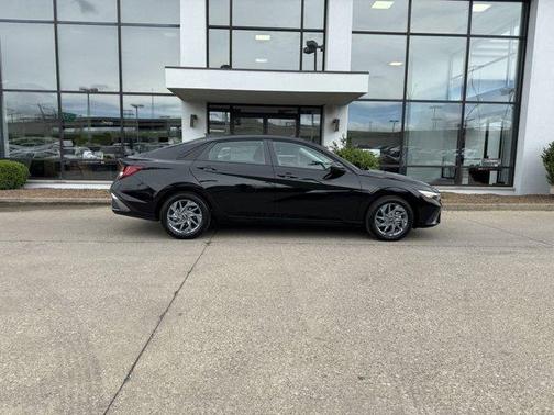 2025 Hyundai ELANTRA HEV Blue