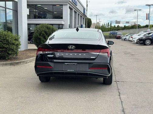 2025 Hyundai ELANTRA HEV Blue