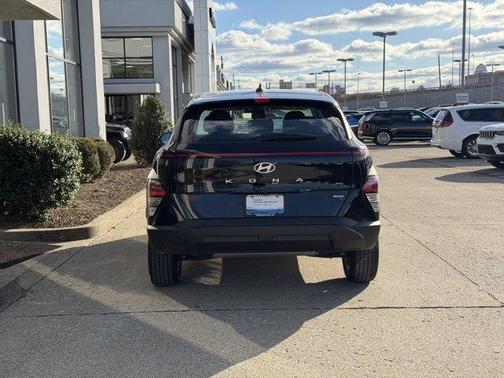 2025 Hyundai KONA SE