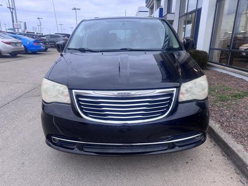 2013 Chrysler Town & Country Touring